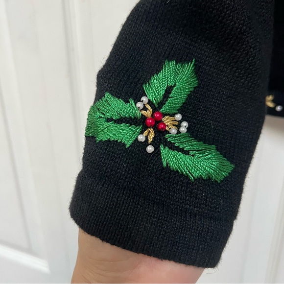 Christmas Sweater Embroidered Cardigan Size Medium Cotton Blend Black Red Green - Picture 9 of 11